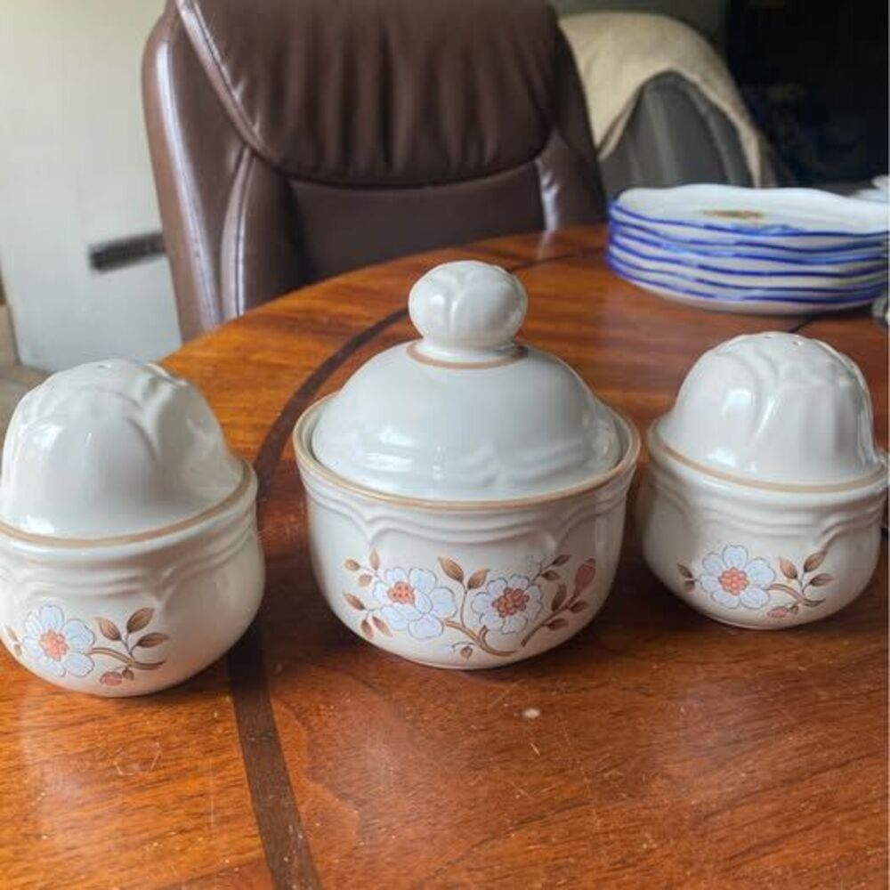 Covington Edition Idlewild Sugar Bowl with Lid & Salt and Pepper Shakers - Japan